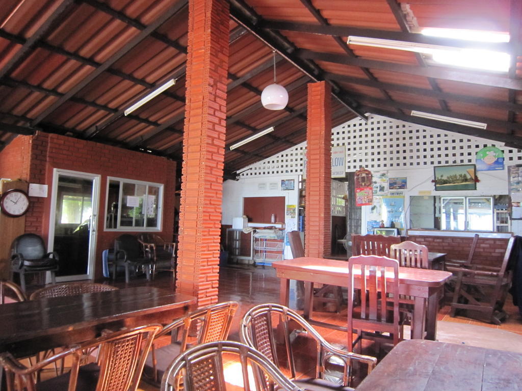 Pine Bungalow Krabi town Buitenkant foto