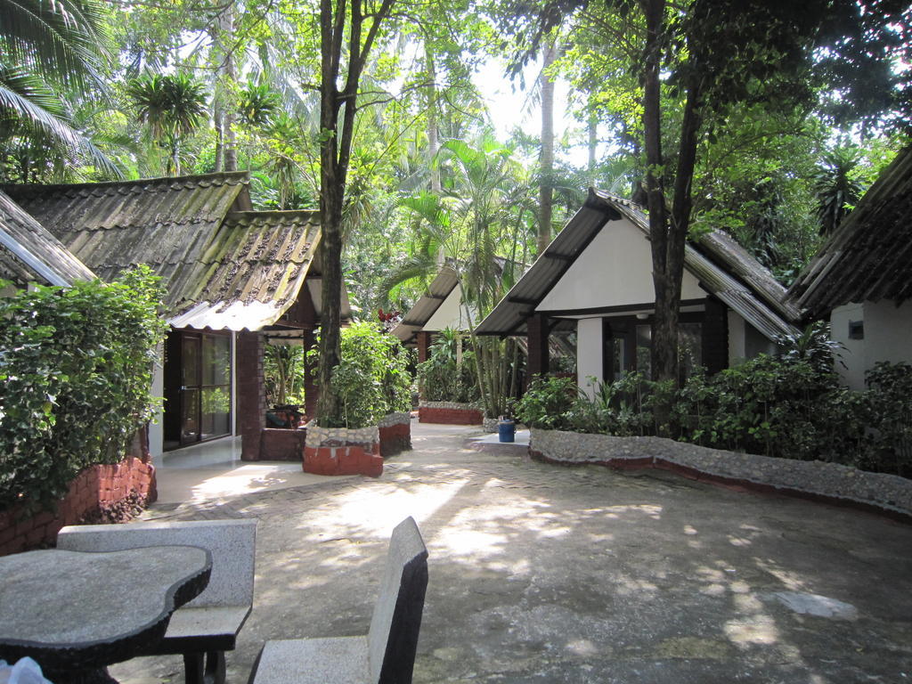 Pine Bungalow Krabi town Buitenkant foto
