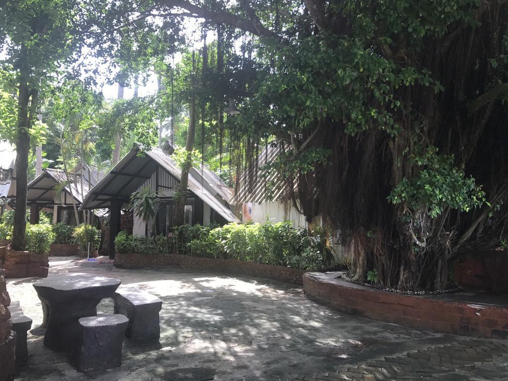 Pine Bungalow Krabi town Buitenkant foto