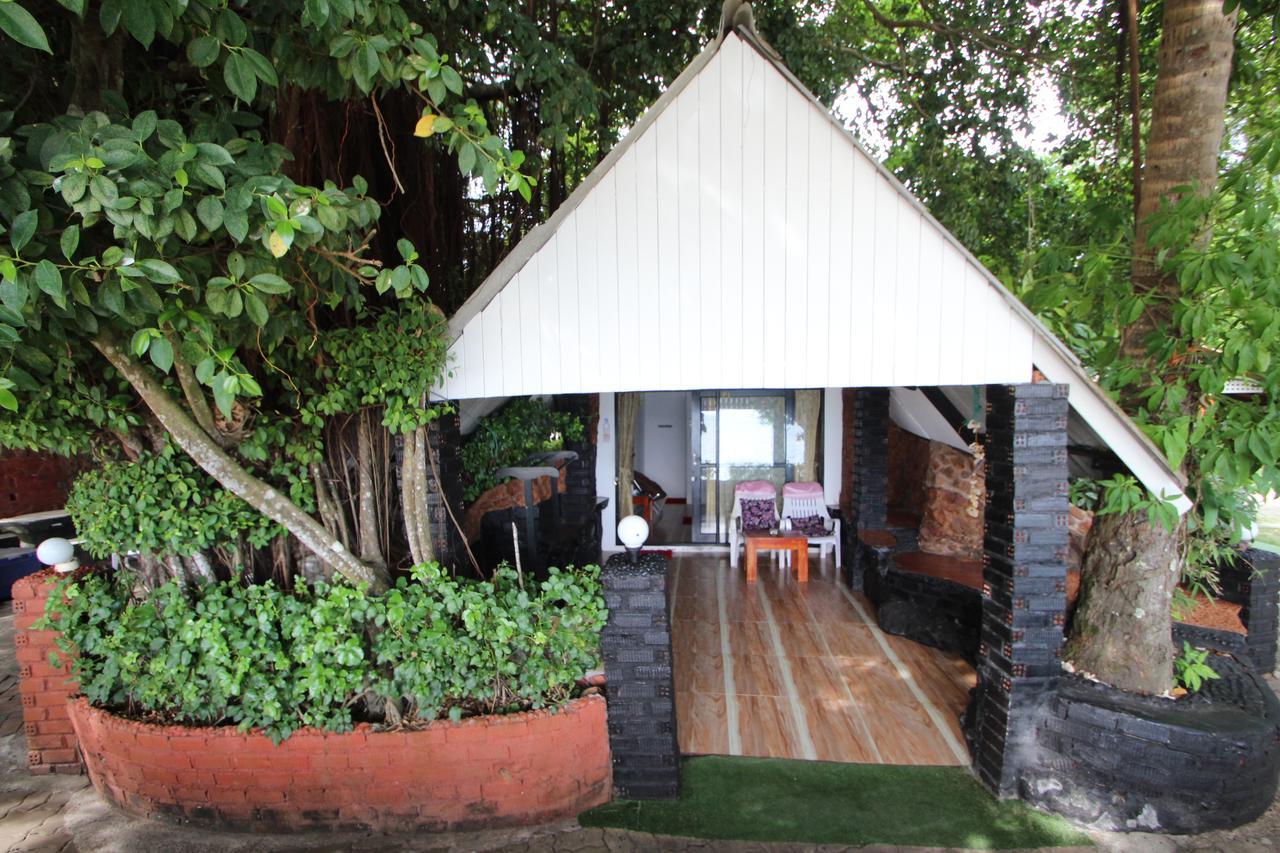 Pine Bungalow Krabi town Buitenkant foto