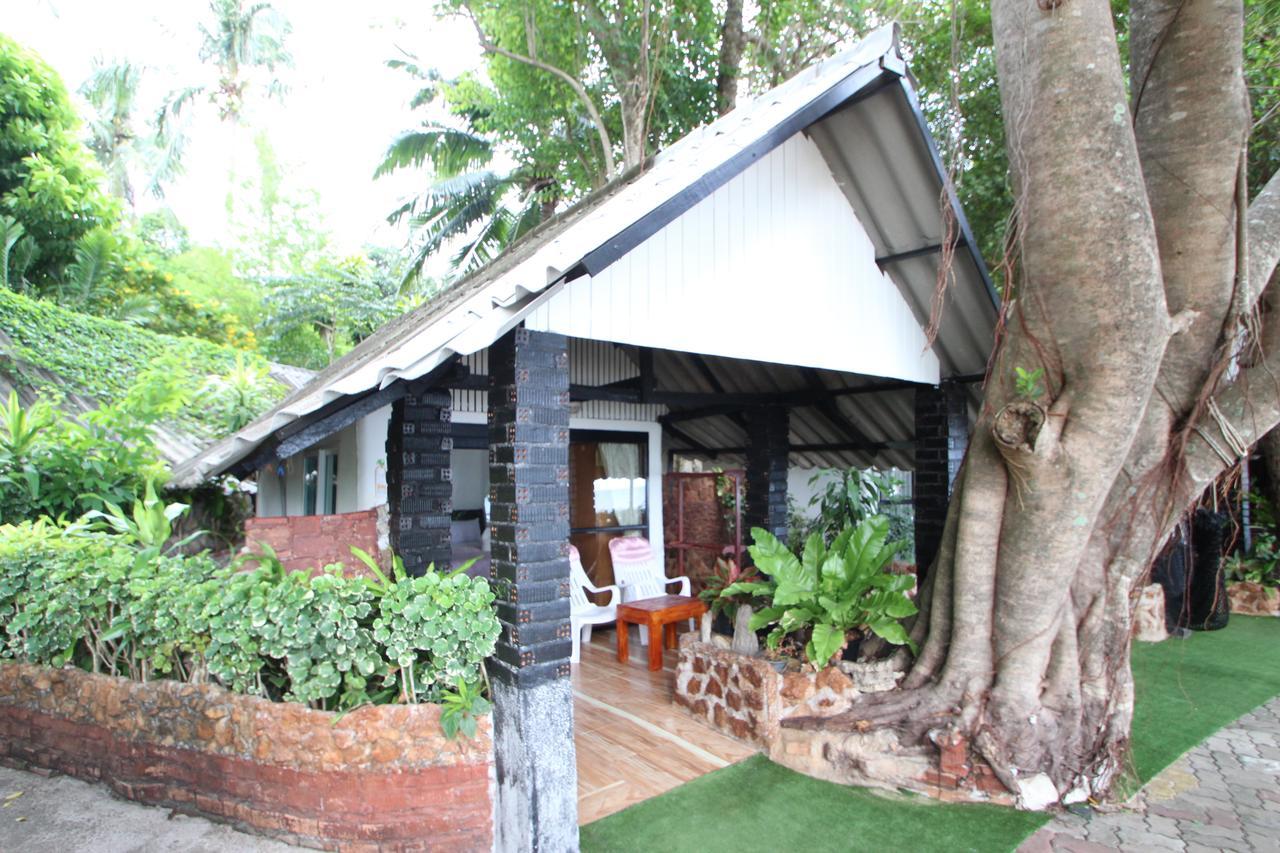 Pine Bungalow Krabi town Buitenkant foto