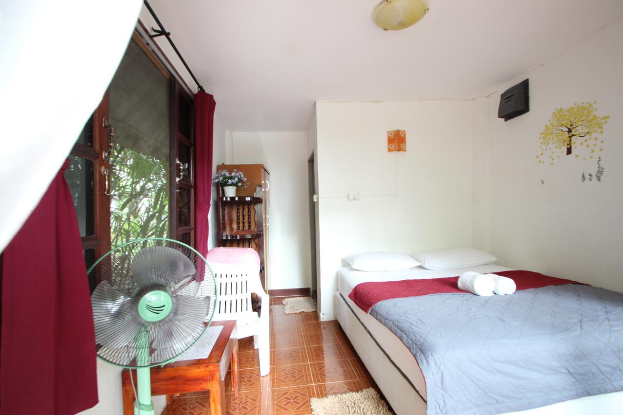 Pine Bungalow Krabi town Buitenkant foto
