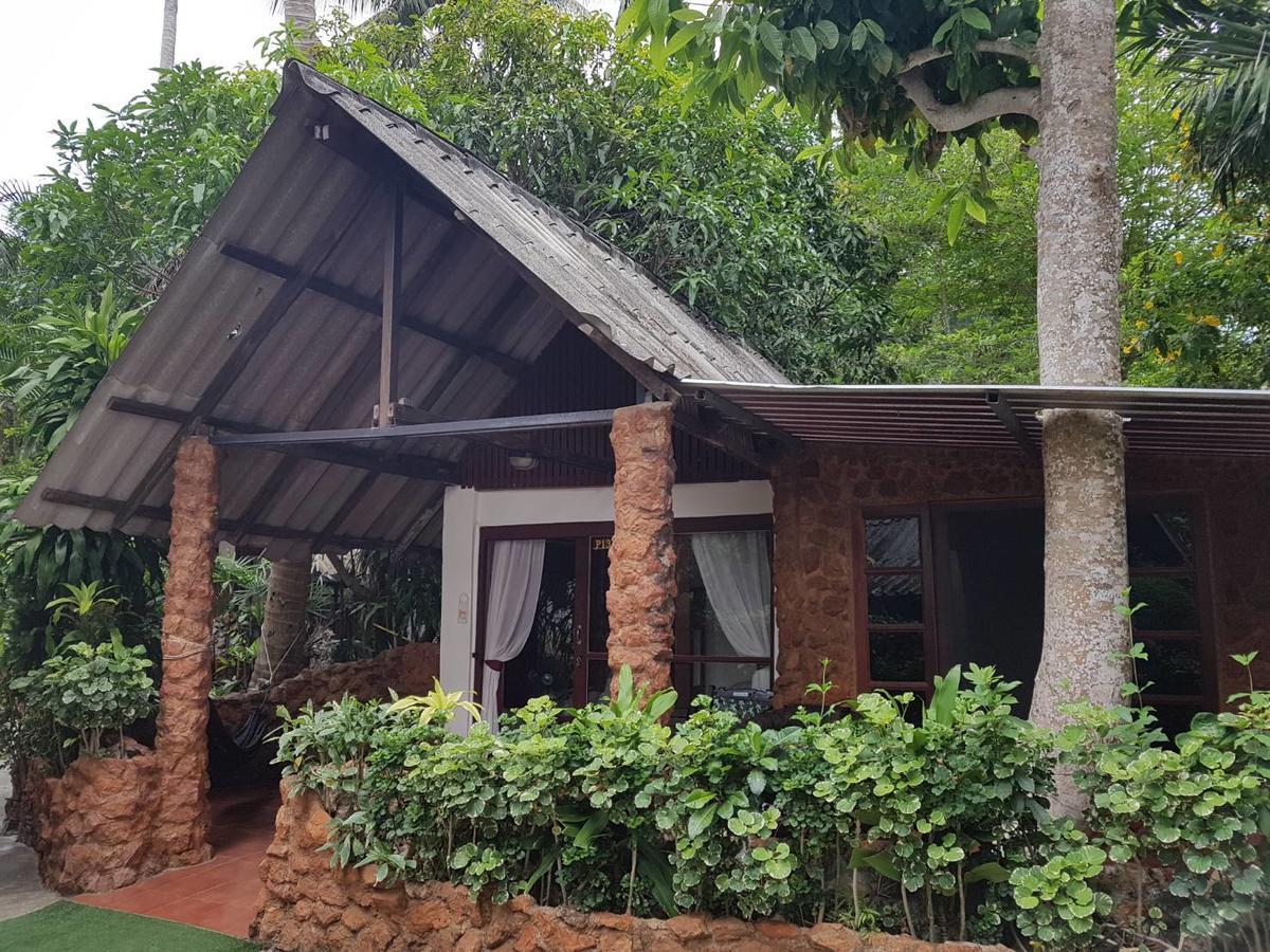 Pine Bungalow Krabi town Buitenkant foto