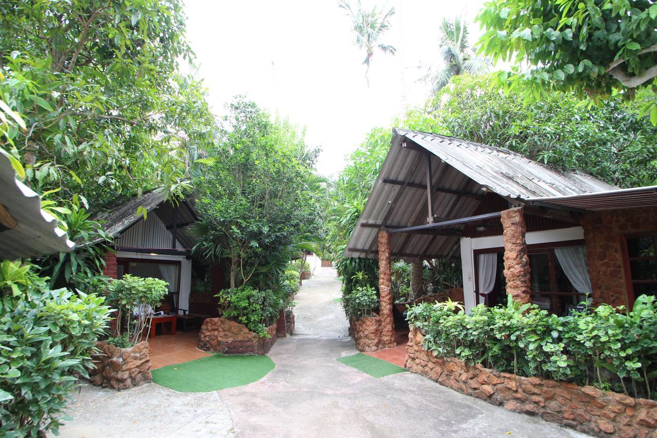 Pine Bungalow Krabi town Buitenkant foto