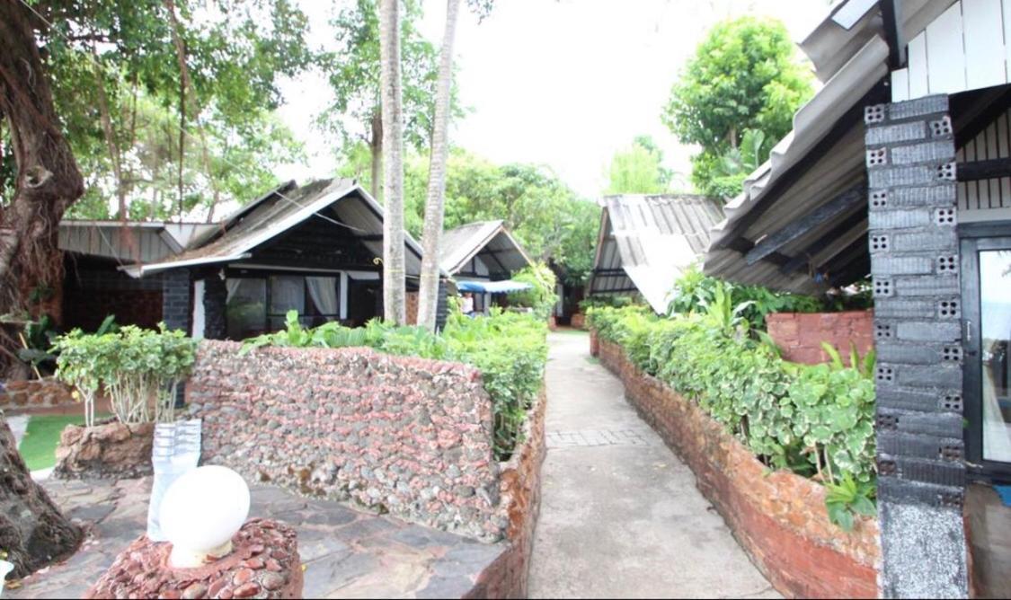 Pine Bungalow Krabi town Buitenkant foto