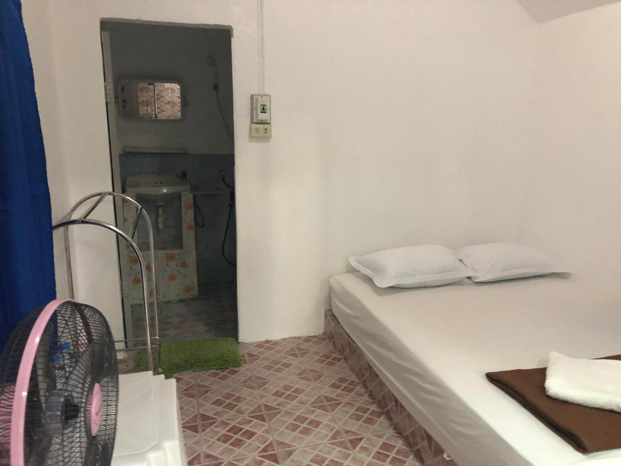 Pine Bungalow Krabi town Buitenkant foto